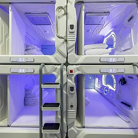 Capsule Hostel *