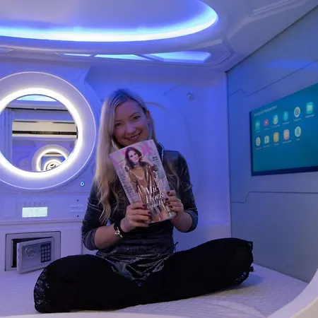 Vandrarhem Capsule *