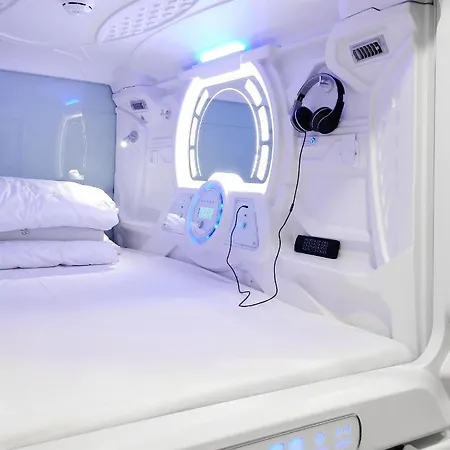Capsule タリン
