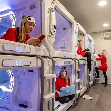 Capsule Vandrarhem *