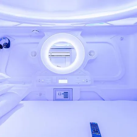 ホステル Capsule