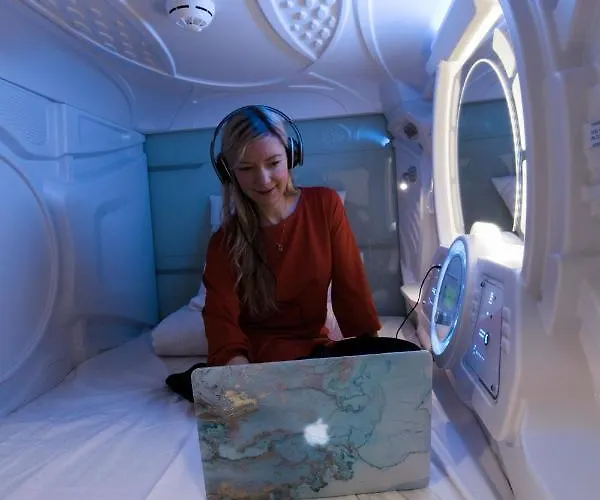 Capsule بيت شباب