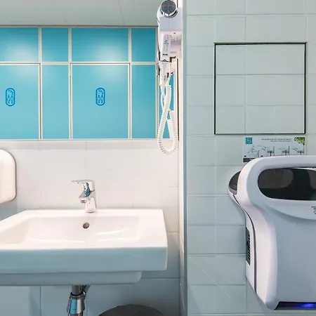 بيت شباب Capsule *